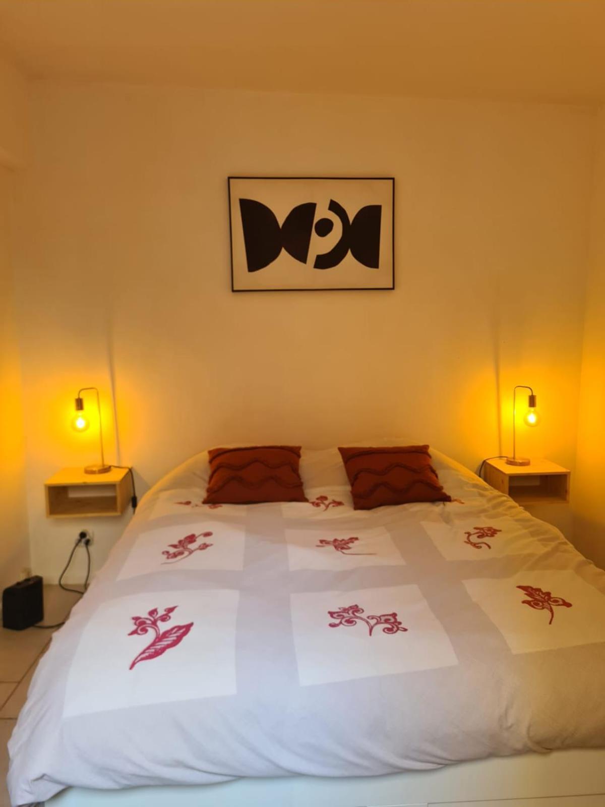 Appartement Intra Muros Avec Cour Privee Avignon Exterior foto