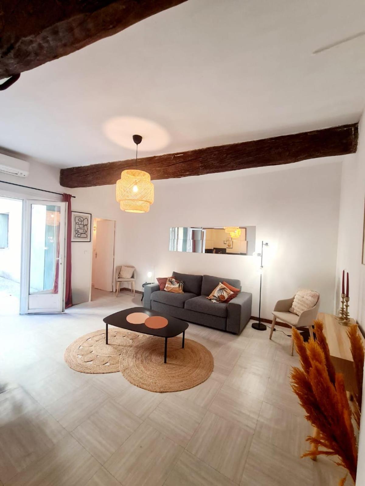 Appartement Intra Muros Avec Cour Privee Avignon Exterior foto