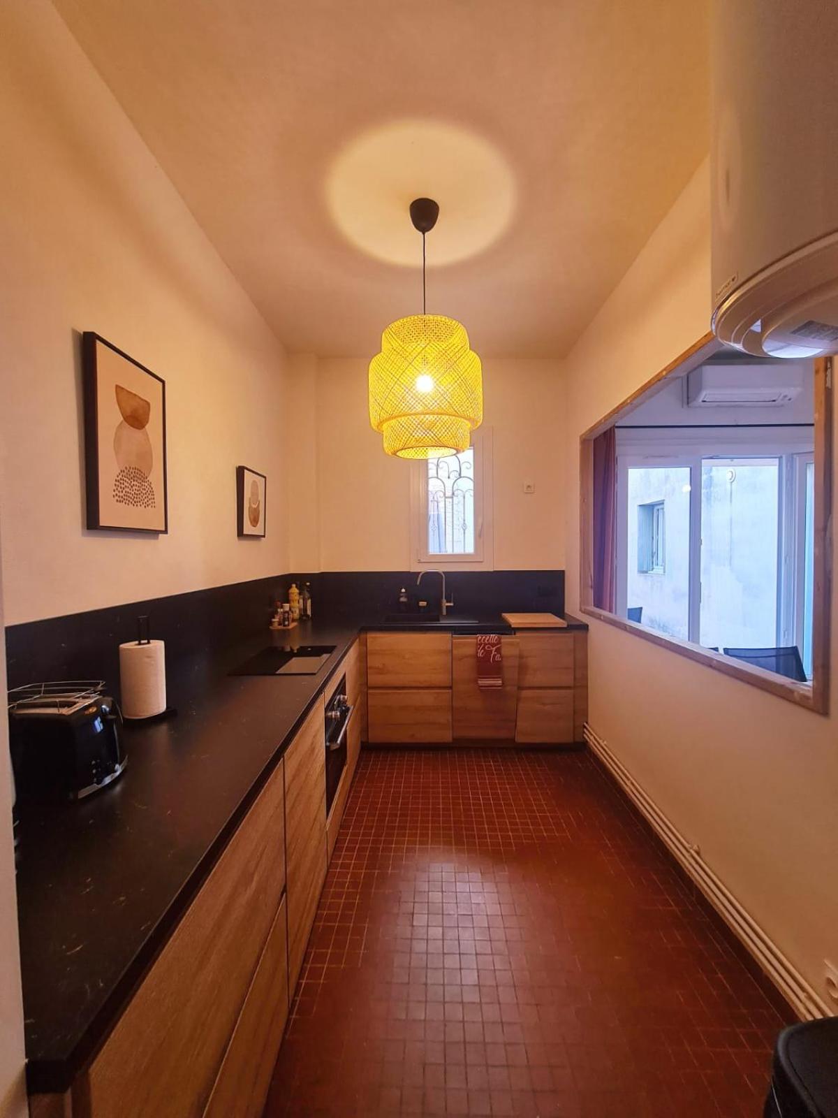 Appartement Intra Muros Avec Cour Privee Avignon Exterior foto